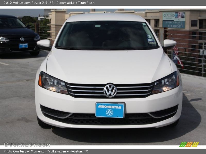 Candy White / Titan Black 2012 Volkswagen Passat 2.5L SE
