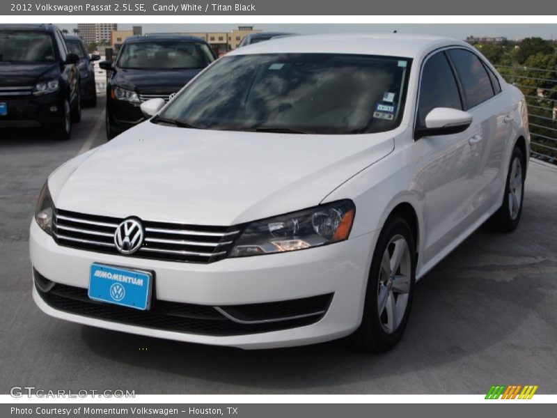 Candy White / Titan Black 2012 Volkswagen Passat 2.5L SE