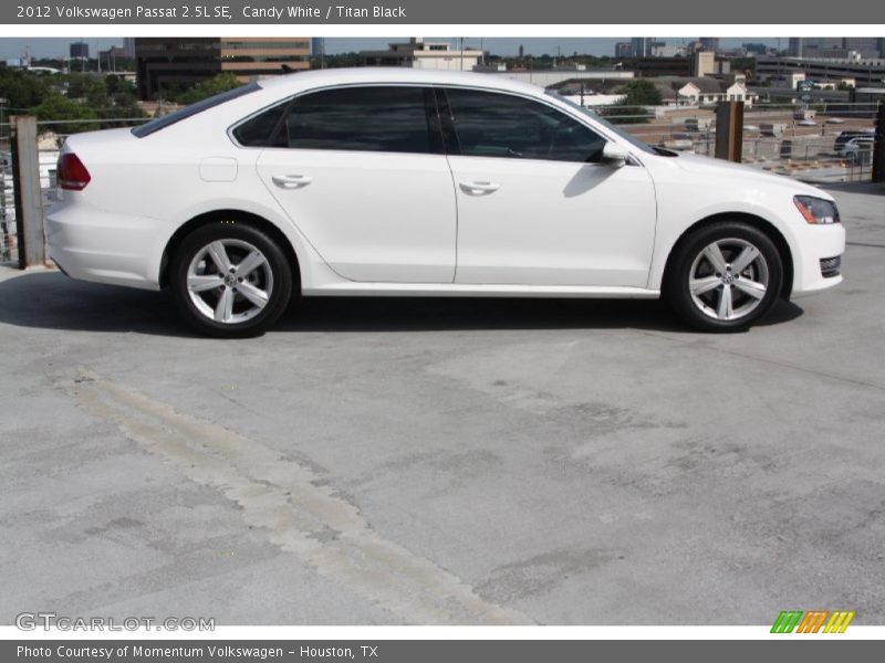 Candy White / Titan Black 2012 Volkswagen Passat 2.5L SE