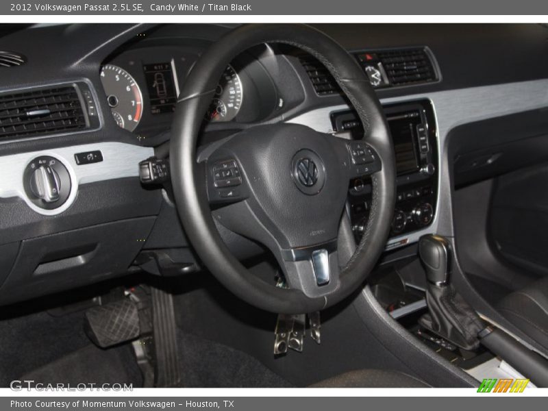 Candy White / Titan Black 2012 Volkswagen Passat 2.5L SE