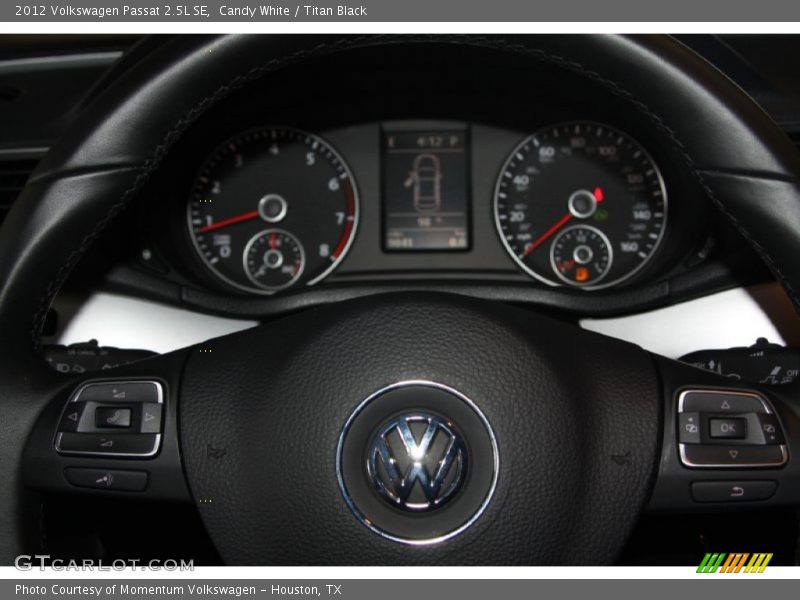 Candy White / Titan Black 2012 Volkswagen Passat 2.5L SE