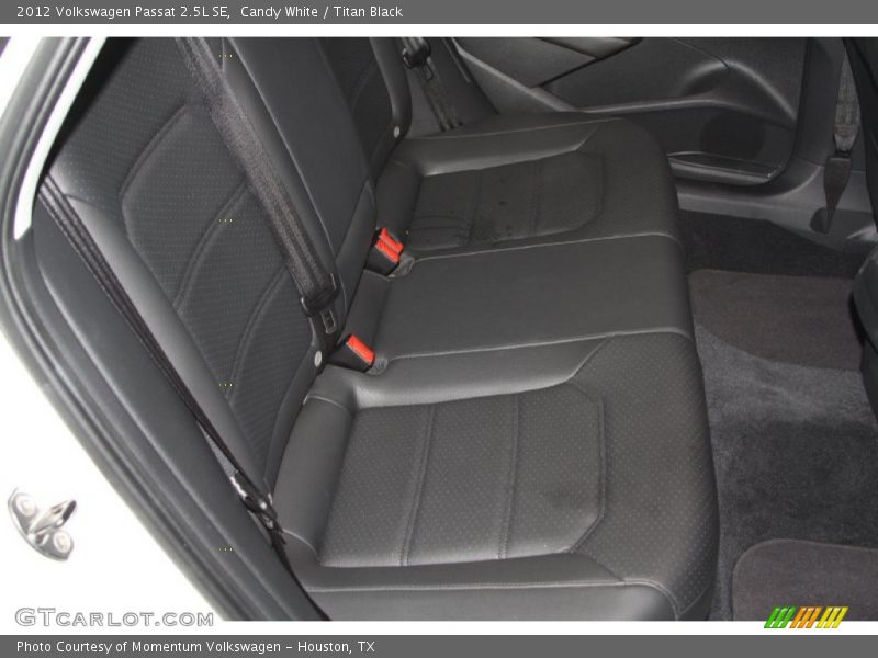 Candy White / Titan Black 2012 Volkswagen Passat 2.5L SE
