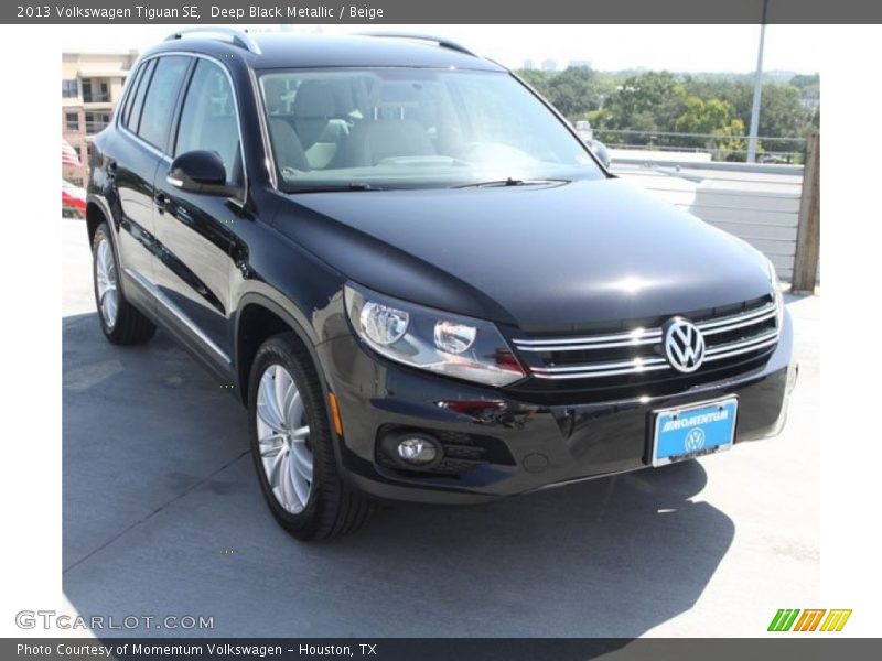 Deep Black Metallic / Beige 2013 Volkswagen Tiguan SE