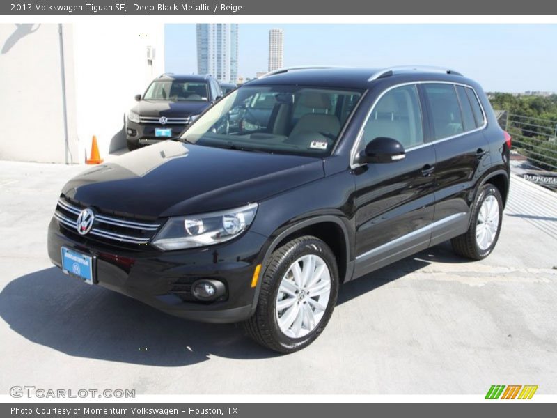 Deep Black Metallic / Beige 2013 Volkswagen Tiguan SE