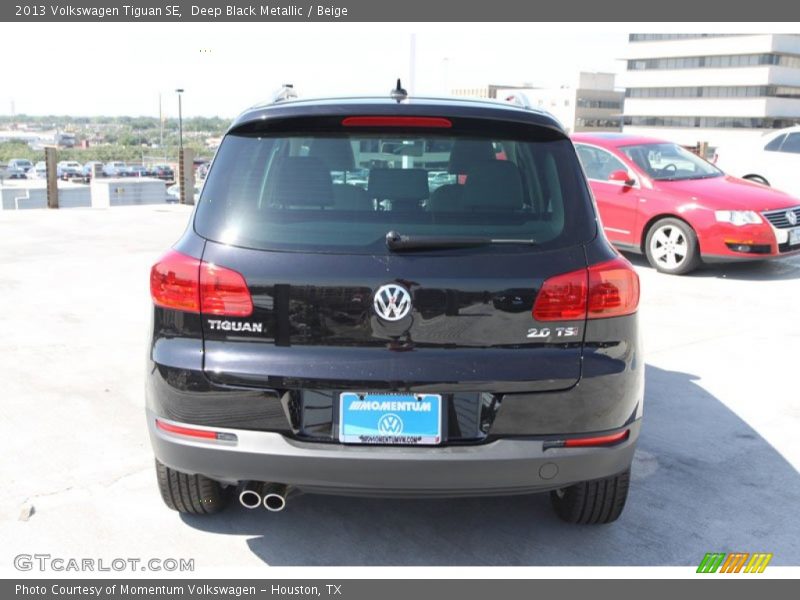 Deep Black Metallic / Beige 2013 Volkswagen Tiguan SE