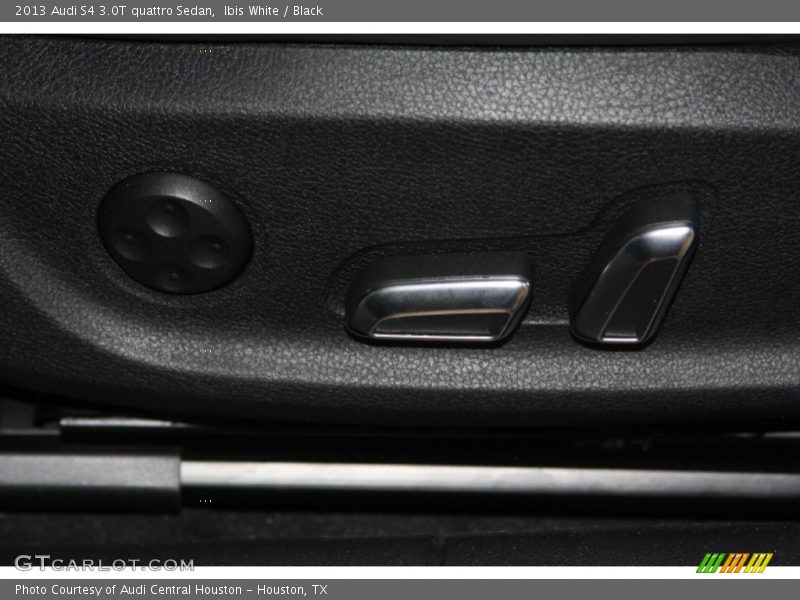 Ibis White / Black 2013 Audi S4 3.0T quattro Sedan