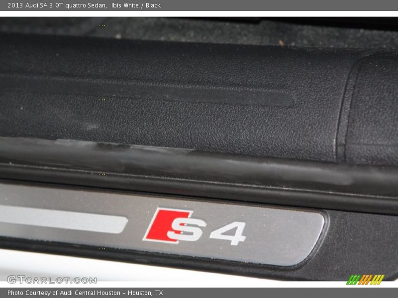 Ibis White / Black 2013 Audi S4 3.0T quattro Sedan
