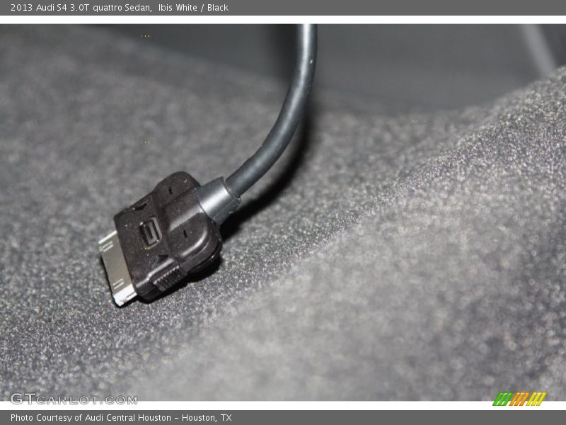 Ibis White / Black 2013 Audi S4 3.0T quattro Sedan