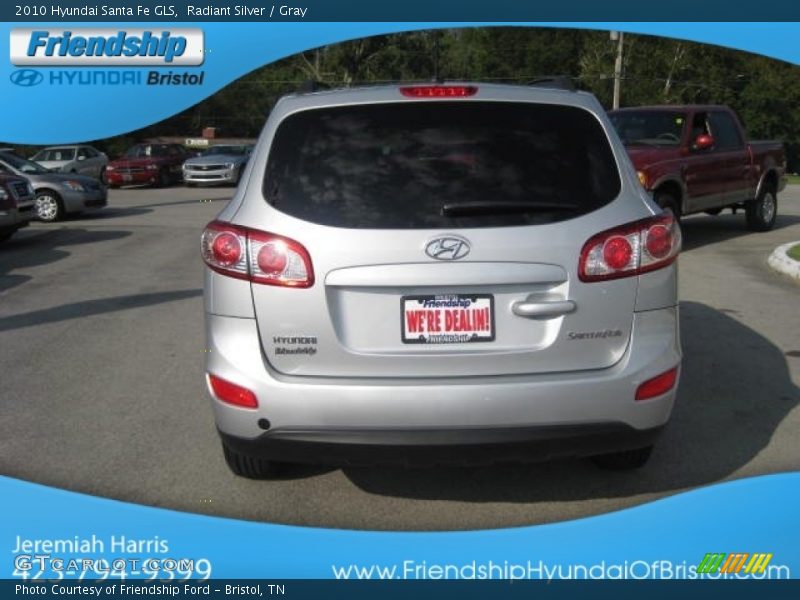 Radiant Silver / Gray 2010 Hyundai Santa Fe GLS