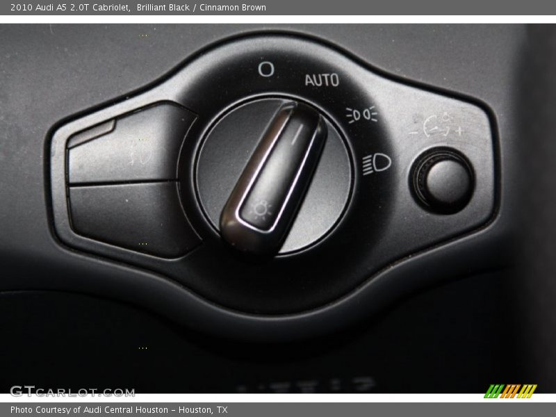Controls of 2010 A5 2.0T Cabriolet
