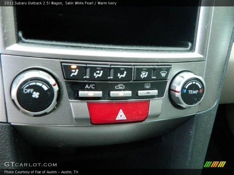 Satin White Pearl / Warm Ivory 2011 Subaru Outback 2.5i Wagon