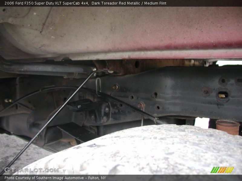 Undercarriage of 2006 F350 Super Duty XLT SuperCab 4x4