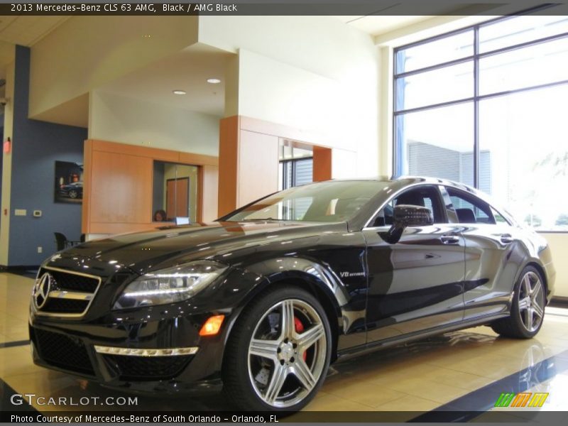 Front 3/4 View of 2013 CLS 63 AMG