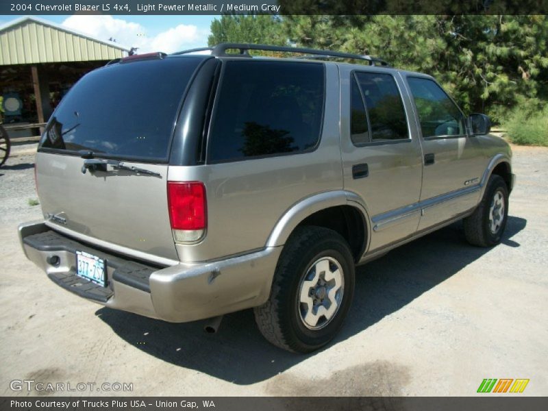 Light Pewter Metallic / Medium Gray 2004 Chevrolet Blazer LS 4x4