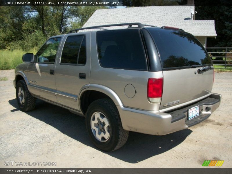 Light Pewter Metallic / Medium Gray 2004 Chevrolet Blazer LS 4x4