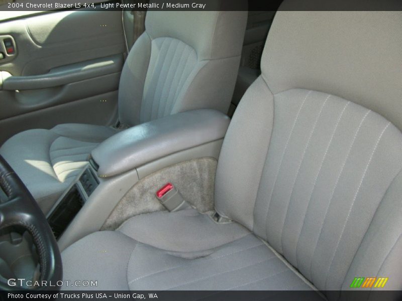 Light Pewter Metallic / Medium Gray 2004 Chevrolet Blazer LS 4x4