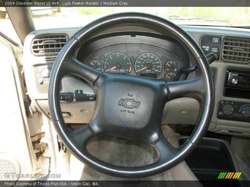 Light Pewter Metallic / Medium Gray 2004 Chevrolet Blazer LS 4x4