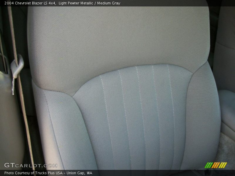 Light Pewter Metallic / Medium Gray 2004 Chevrolet Blazer LS 4x4