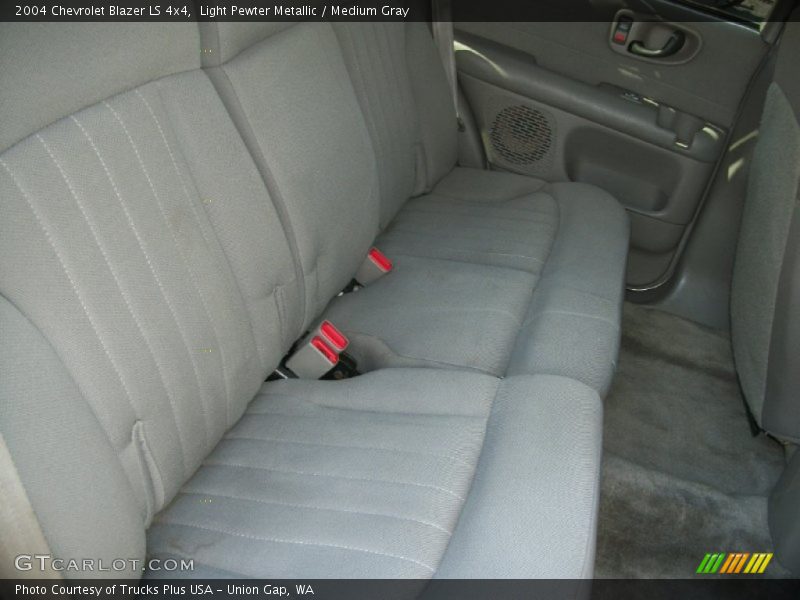Light Pewter Metallic / Medium Gray 2004 Chevrolet Blazer LS 4x4