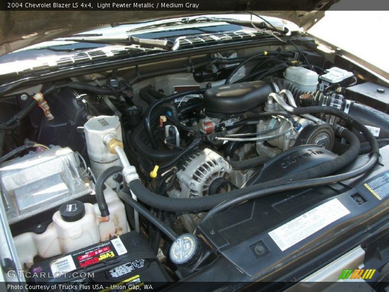Light Pewter Metallic / Medium Gray 2004 Chevrolet Blazer LS 4x4