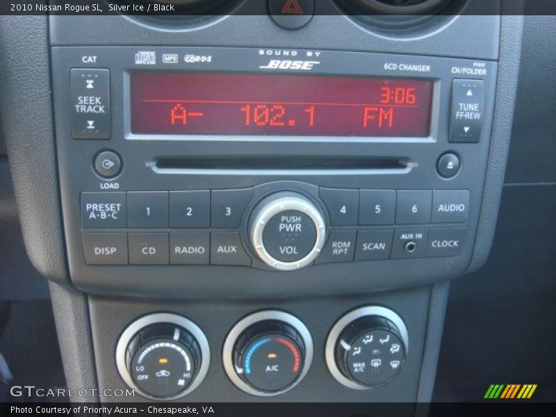 Silver Ice / Black 2010 Nissan Rogue SL