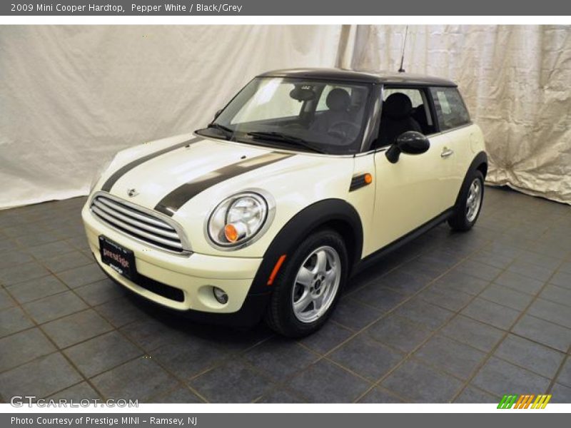 Pepper White / Black/Grey 2009 Mini Cooper Hardtop