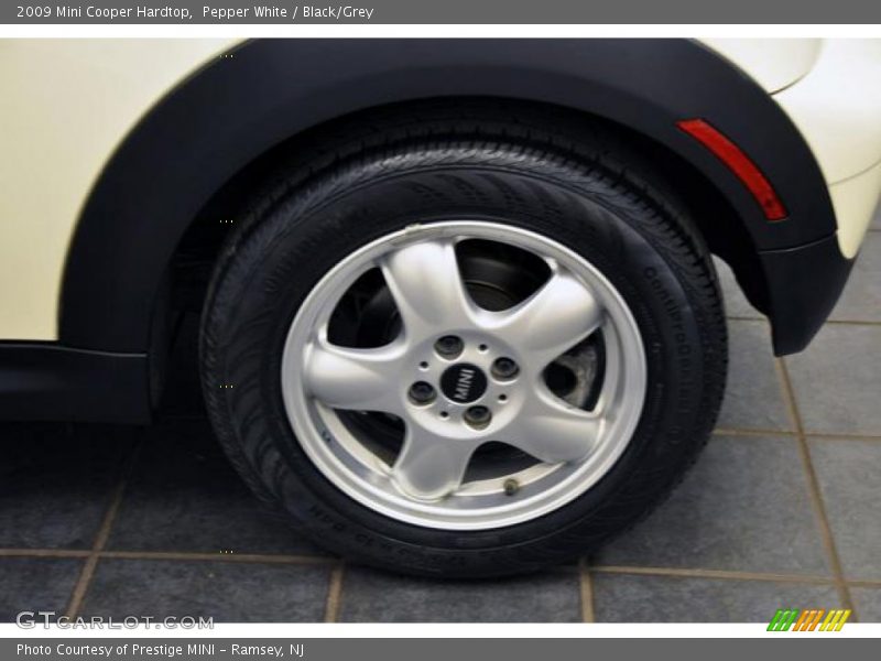 Pepper White / Black/Grey 2009 Mini Cooper Hardtop