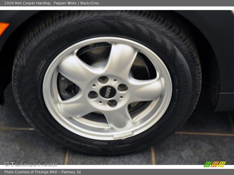 Pepper White / Black/Grey 2009 Mini Cooper Hardtop