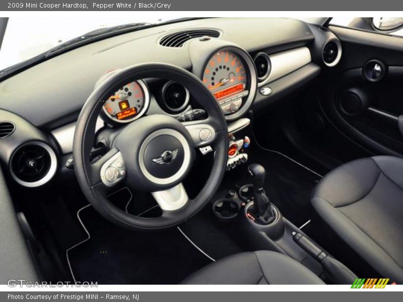Pepper White / Black/Grey 2009 Mini Cooper Hardtop