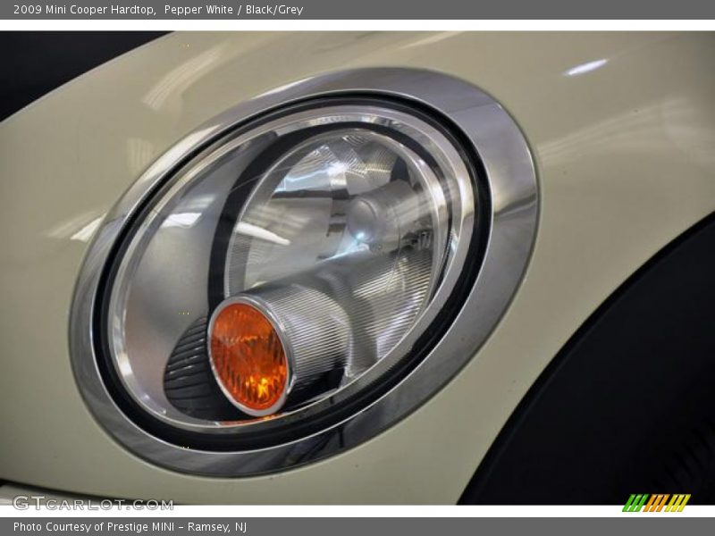 Pepper White / Black/Grey 2009 Mini Cooper Hardtop