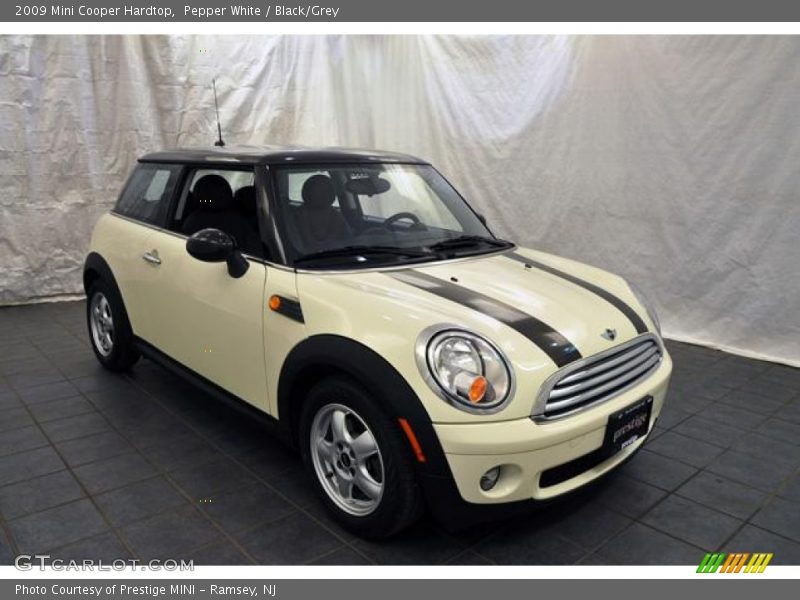 Pepper White / Black/Grey 2009 Mini Cooper Hardtop