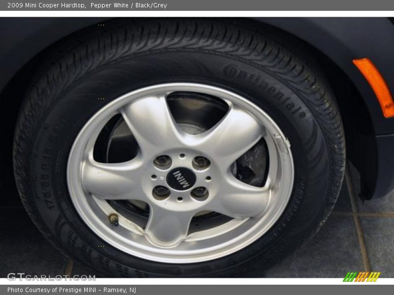Pepper White / Black/Grey 2009 Mini Cooper Hardtop