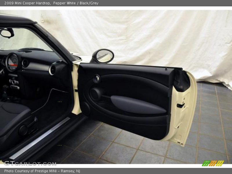 Pepper White / Black/Grey 2009 Mini Cooper Hardtop