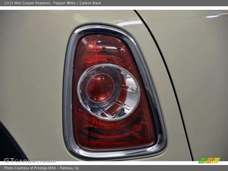 Pepper White / Carbon Black 2013 Mini Cooper Roadster