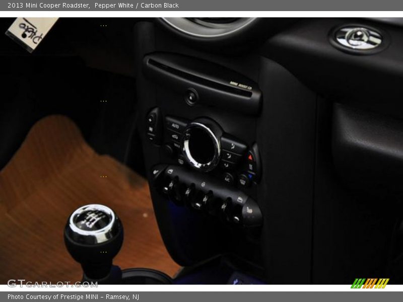 Pepper White / Carbon Black 2013 Mini Cooper Roadster