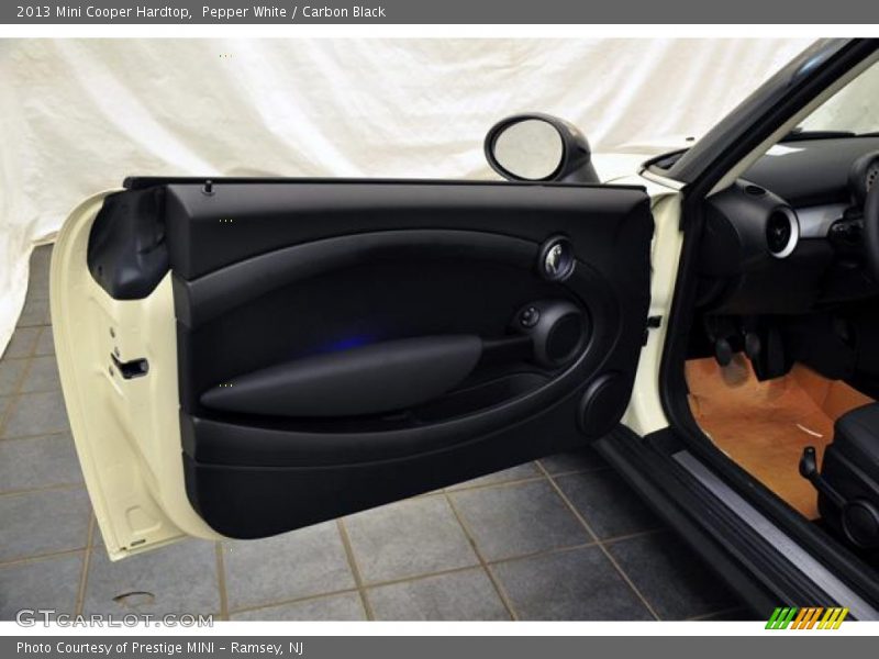 Pepper White / Carbon Black 2013 Mini Cooper Hardtop