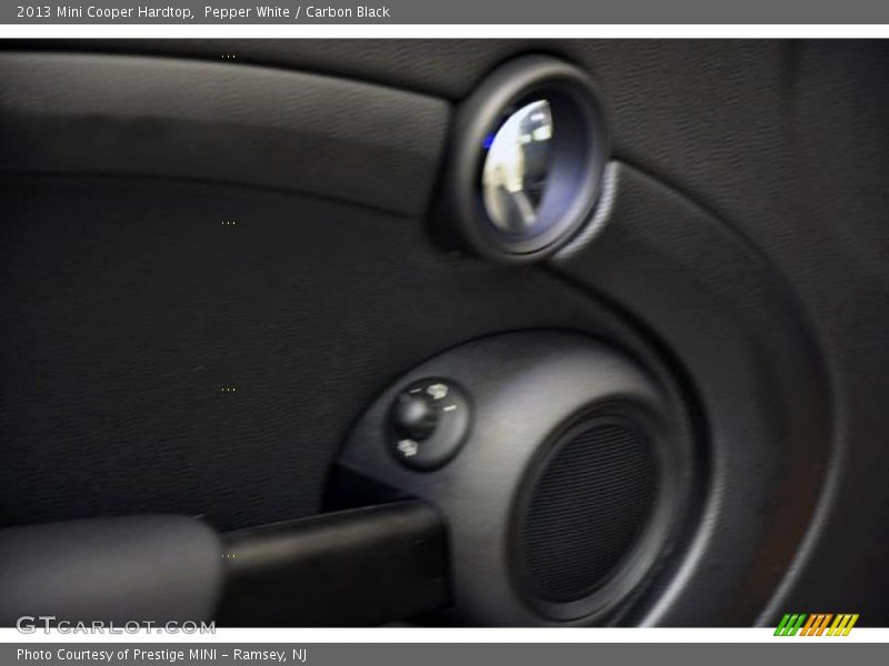 Pepper White / Carbon Black 2013 Mini Cooper Hardtop