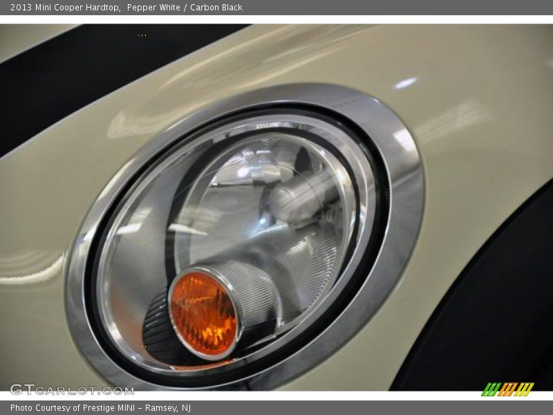 Pepper White / Carbon Black 2013 Mini Cooper Hardtop