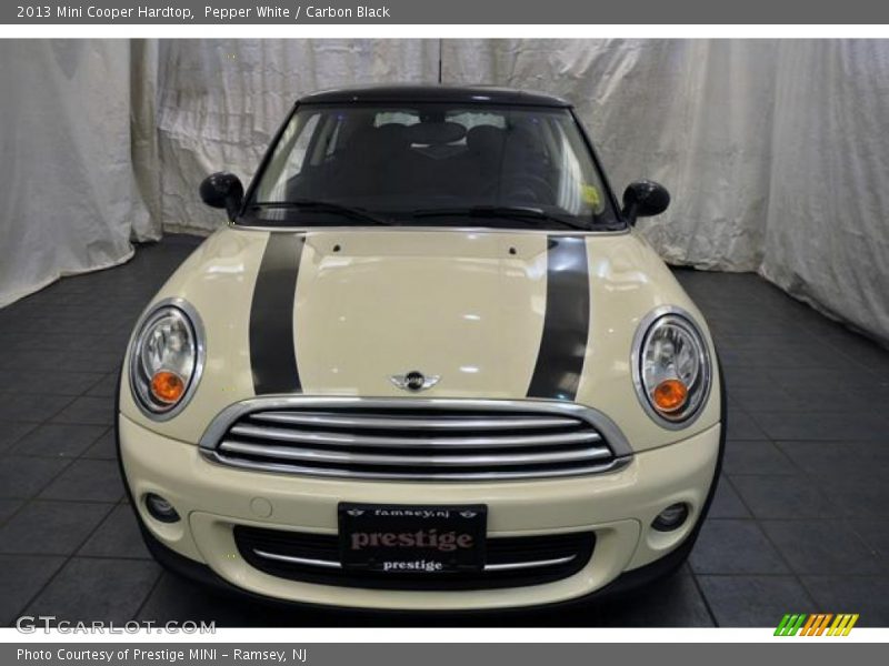 Pepper White / Carbon Black 2013 Mini Cooper Hardtop