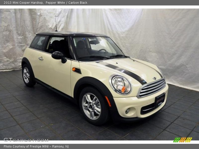 Pepper White / Carbon Black 2013 Mini Cooper Hardtop