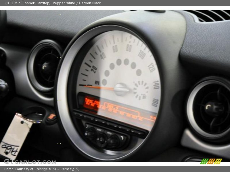 Pepper White / Carbon Black 2013 Mini Cooper Hardtop