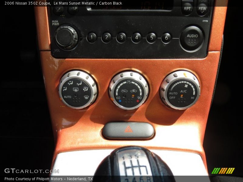 Controls of 2006 350Z Coupe