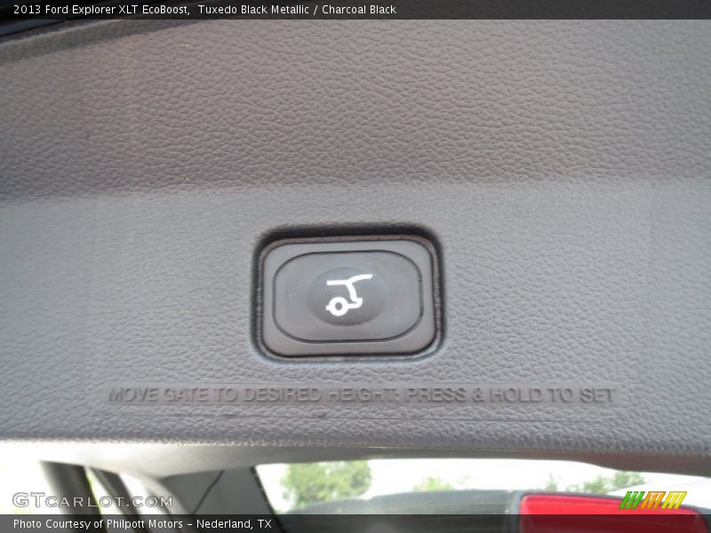 Tuxedo Black Metallic / Charcoal Black 2013 Ford Explorer XLT EcoBoost