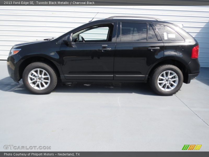 Tuxedo Black Metallic / Charcoal Black 2013 Ford Edge SE
