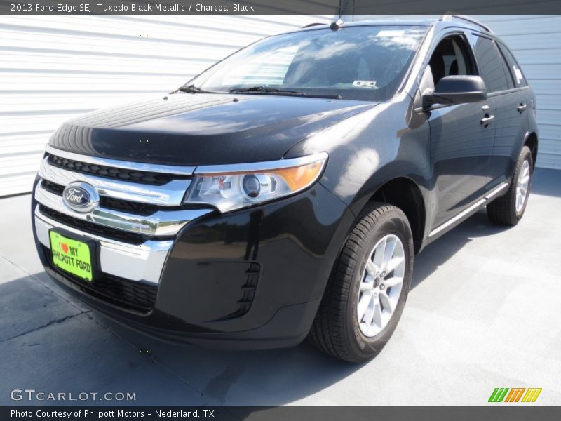 Tuxedo Black Metallic / Charcoal Black 2013 Ford Edge SE