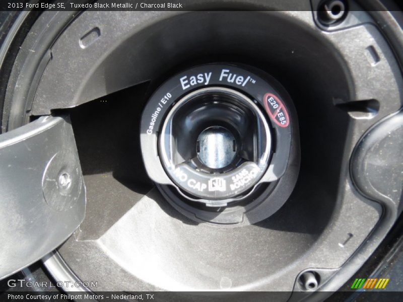 Tuxedo Black Metallic / Charcoal Black 2013 Ford Edge SE