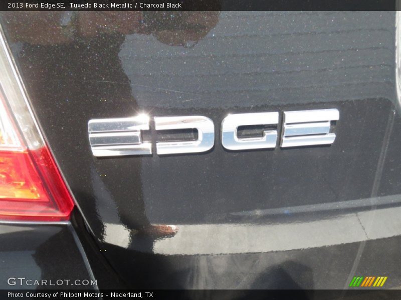 Tuxedo Black Metallic / Charcoal Black 2013 Ford Edge SE