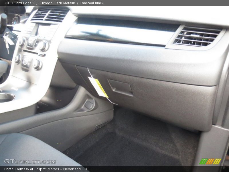 Tuxedo Black Metallic / Charcoal Black 2013 Ford Edge SE