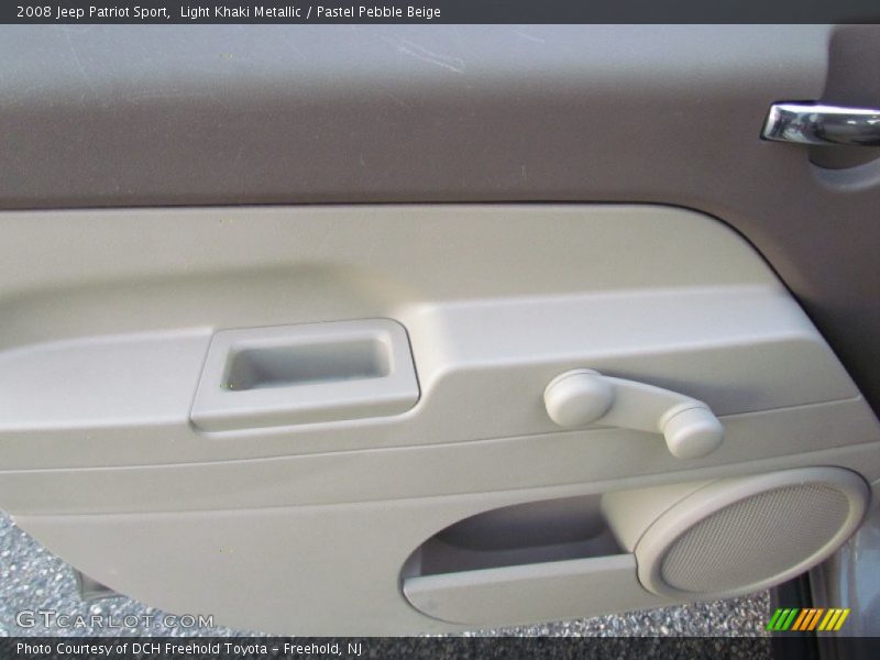 Light Khaki Metallic / Pastel Pebble Beige 2008 Jeep Patriot Sport