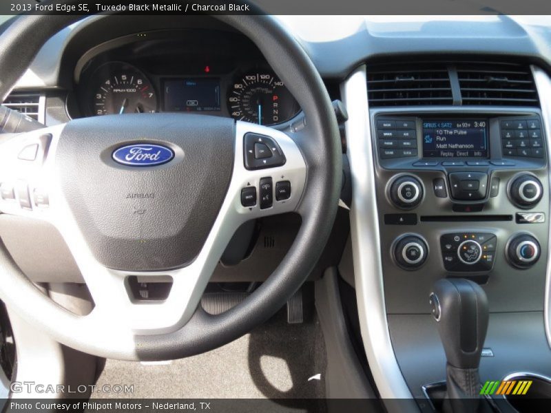 Tuxedo Black Metallic / Charcoal Black 2013 Ford Edge SE